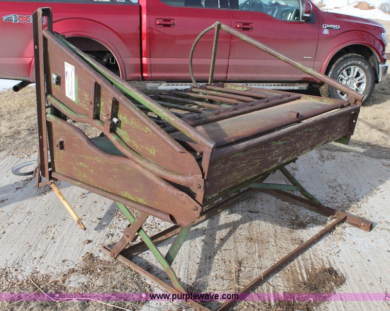 image for item J1329 Powder River calf working chute