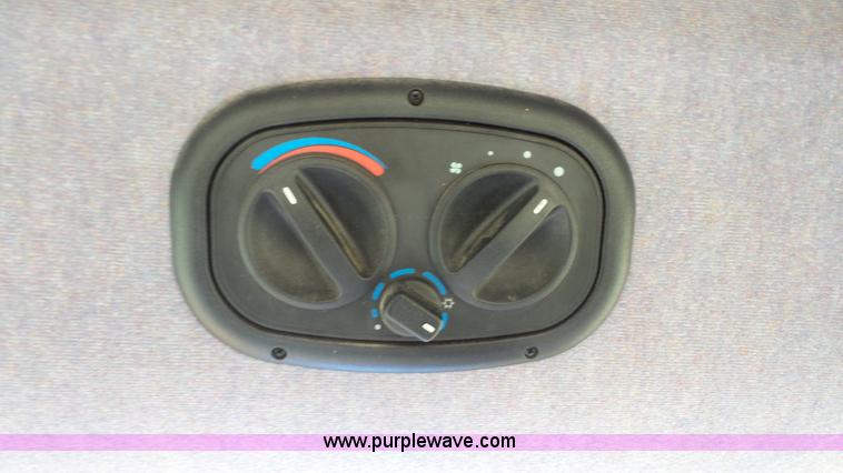 image for item J4610 2004 New Holland TN75DA tractor