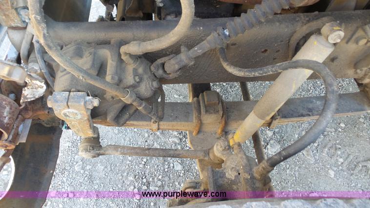 image for item J4617 1985 Ford 8000 grain truck