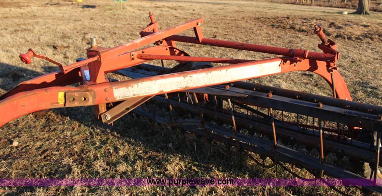 image for item J7636 Case IH hay rake