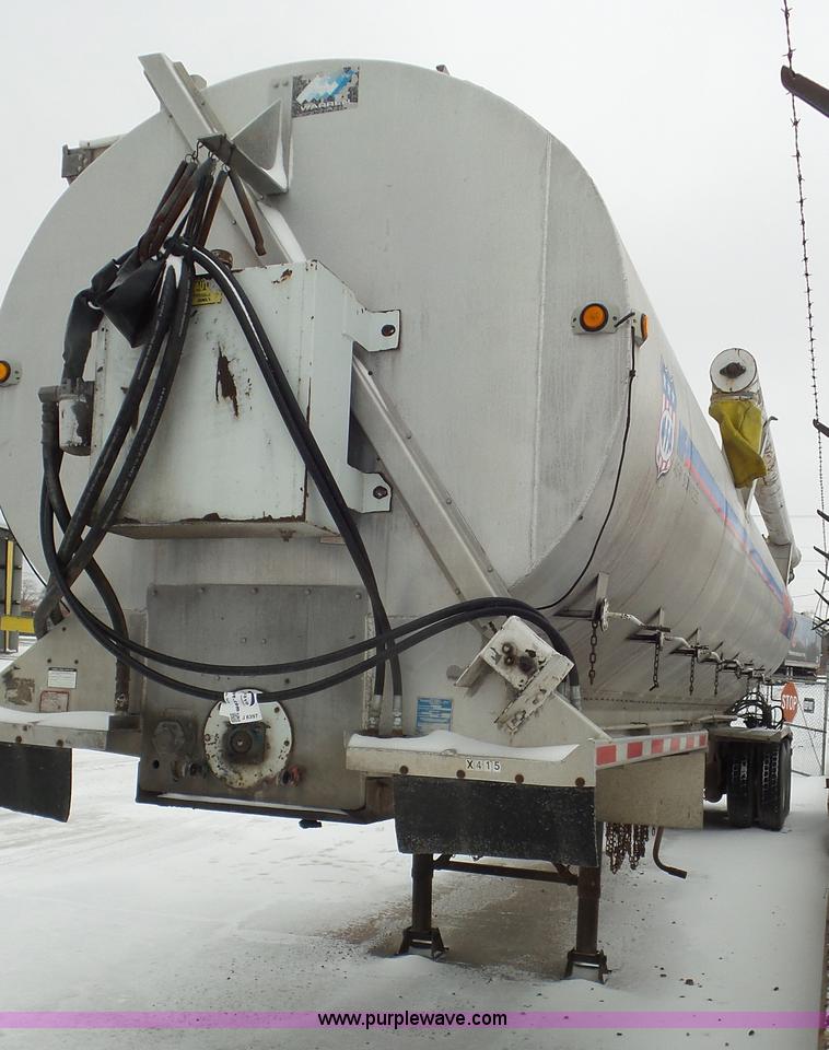 image for item J8397 1999 Warren AT-36-SER4 bulk feed trailer