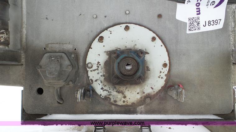 image for item J8397 1999 Warren AT-36-SER4 bulk feed trailer