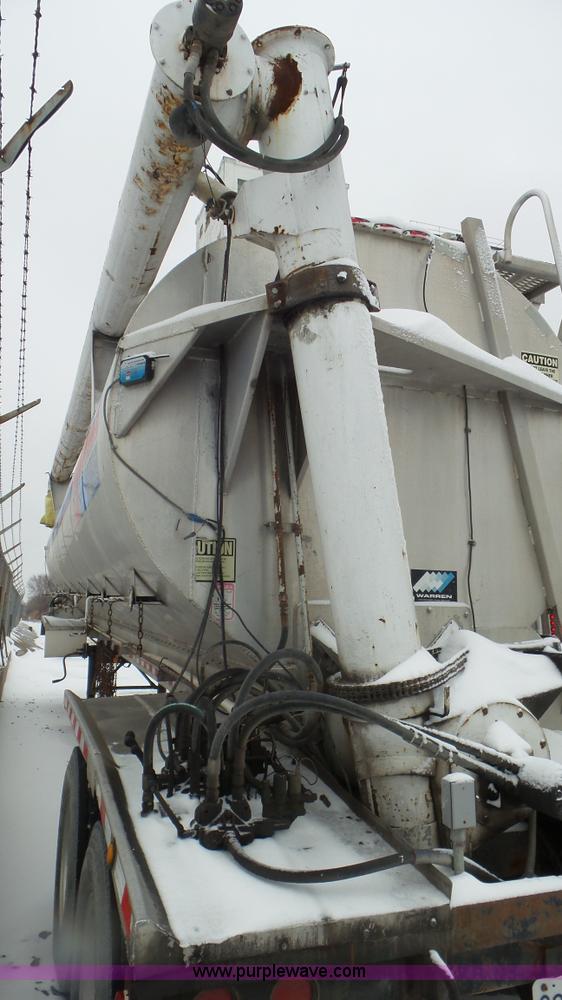 image for item J8397 1999 Warren AT-36-SER4 bulk feed trailer