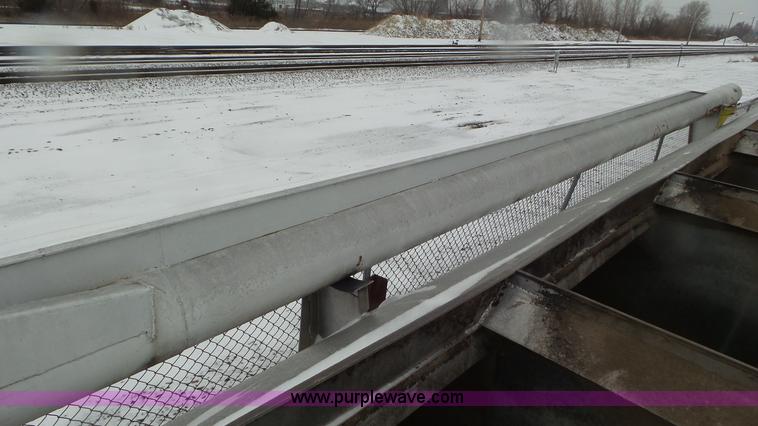 image for item J8397 1999 Warren AT-36-SER4 bulk feed trailer