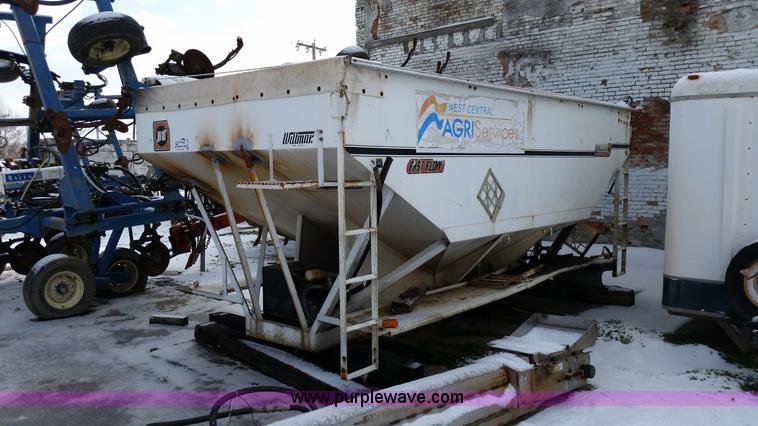 image for item K5338 Willmar Load Runner fertilizer tender bed