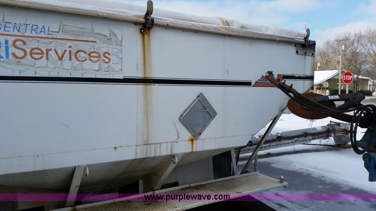 image for item K5338 Willmar Load Runner fertilizer tender bed