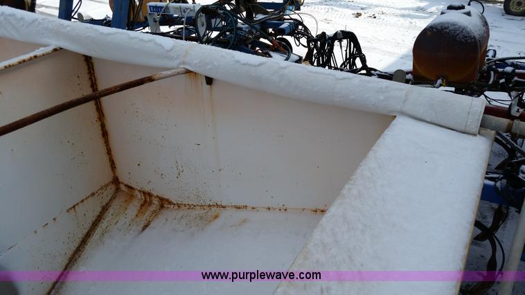 image for item K5338 Willmar Load Runner fertilizer tender bed