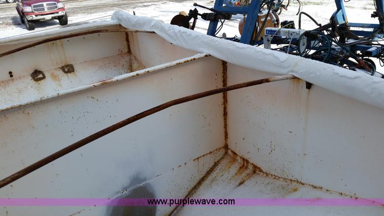 image for item K5338 Willmar Load Runner fertilizer tender bed