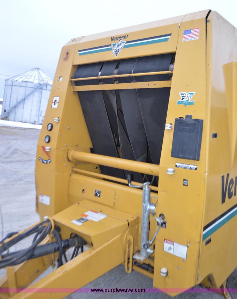 image for item K5376 1997 Vermeer 604L round baler