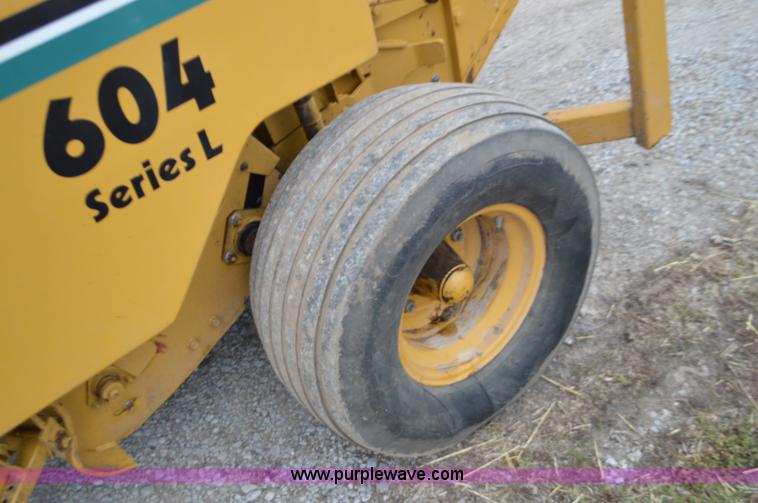 image for item K5376 1997 Vermeer 604L round baler