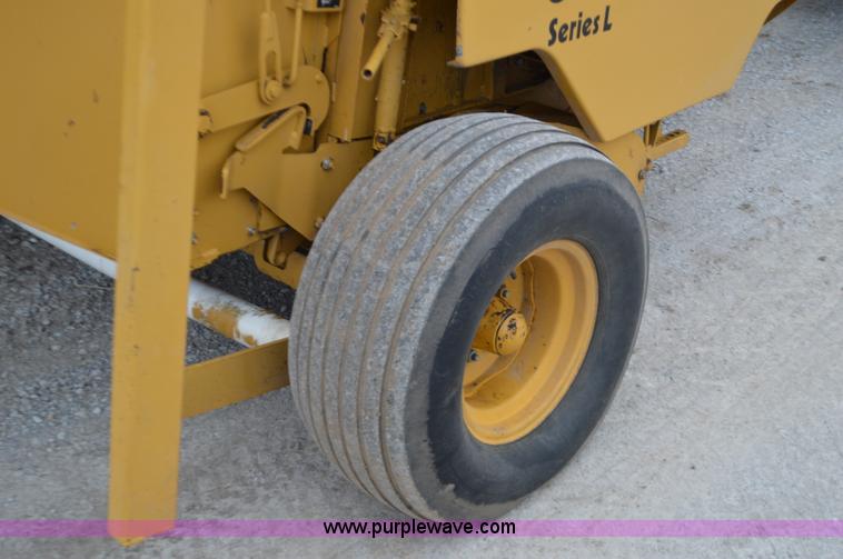 image for item K5376 1997 Vermeer 604L round baler