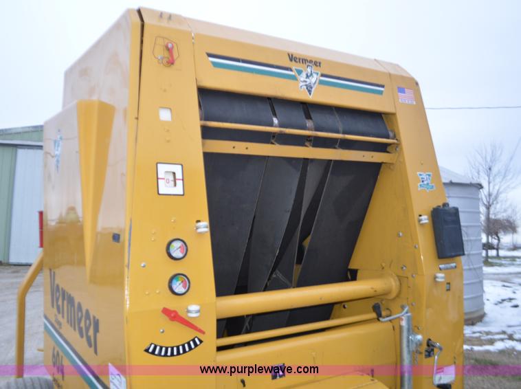 image for item K5376 1997 Vermeer 604L round baler