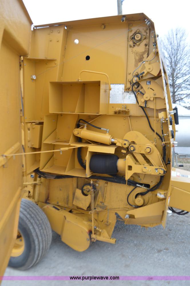 image for item K5376 1997 Vermeer 604L round baler