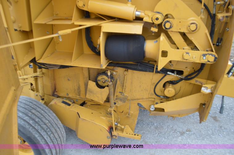 image for item K5376 1997 Vermeer 604L round baler