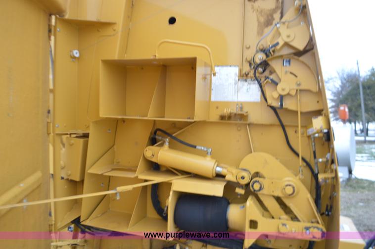 image for item K5376 1997 Vermeer 604L round baler