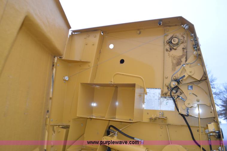 image for item K5376 1997 Vermeer 604L round baler