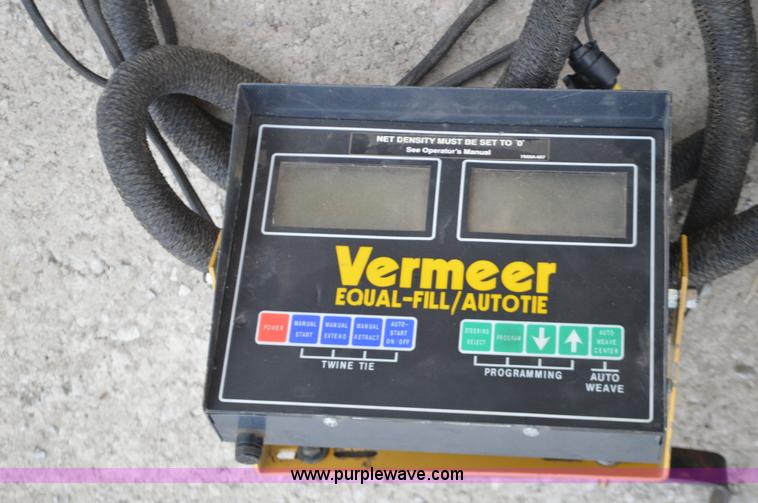 image for item K5376 1997 Vermeer 604L round baler