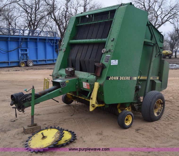 image for item L1105 John Deere 535 round baler