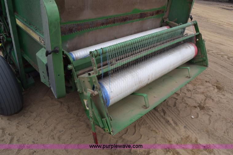image for item L1105 John Deere 535 round baler