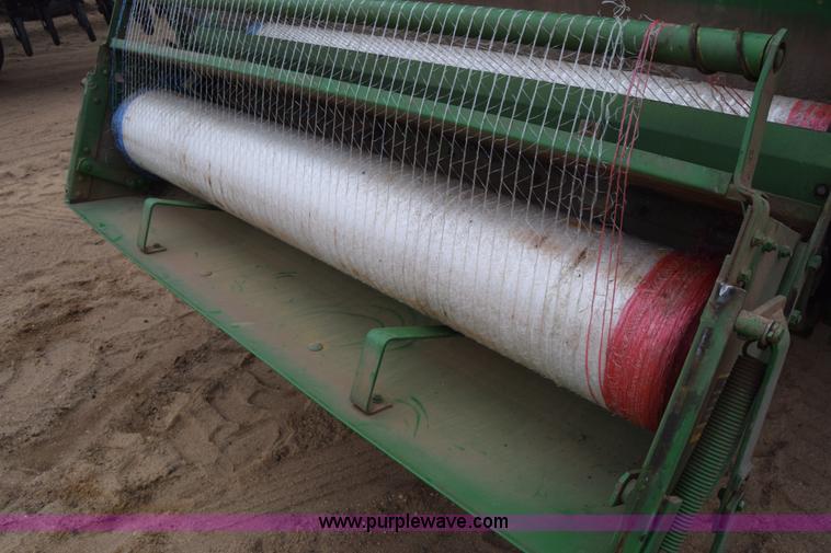 image for item L1105 John Deere 535 round baler