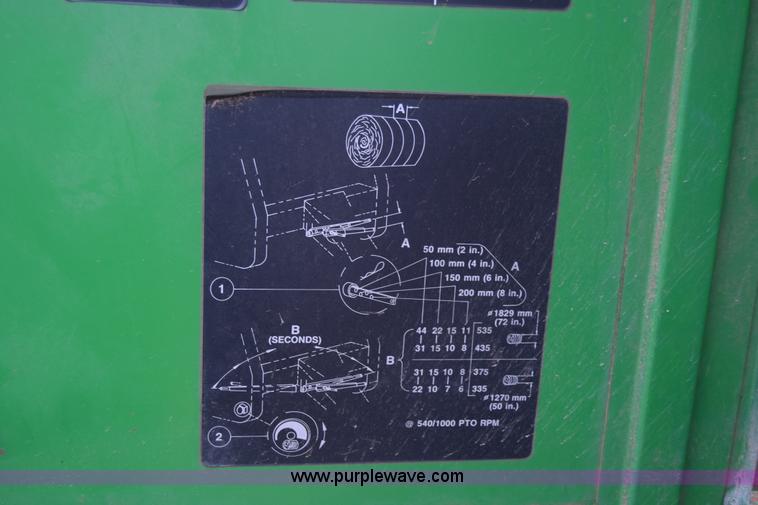 image for item L1105 John Deere 535 round baler