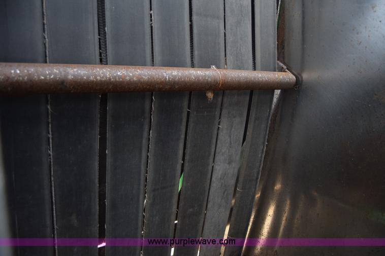 image for item L1105 John Deere 535 round baler