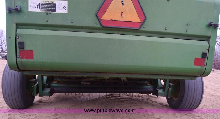 image for item L1105 John Deere 535 round baler