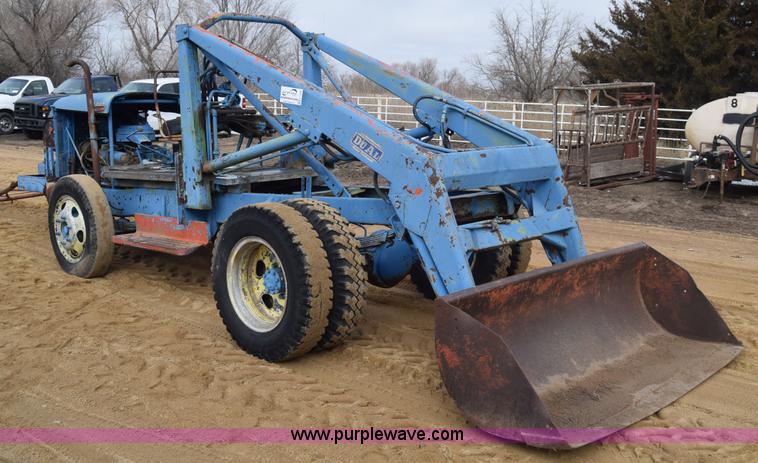 image for item L1109 Ford material handler