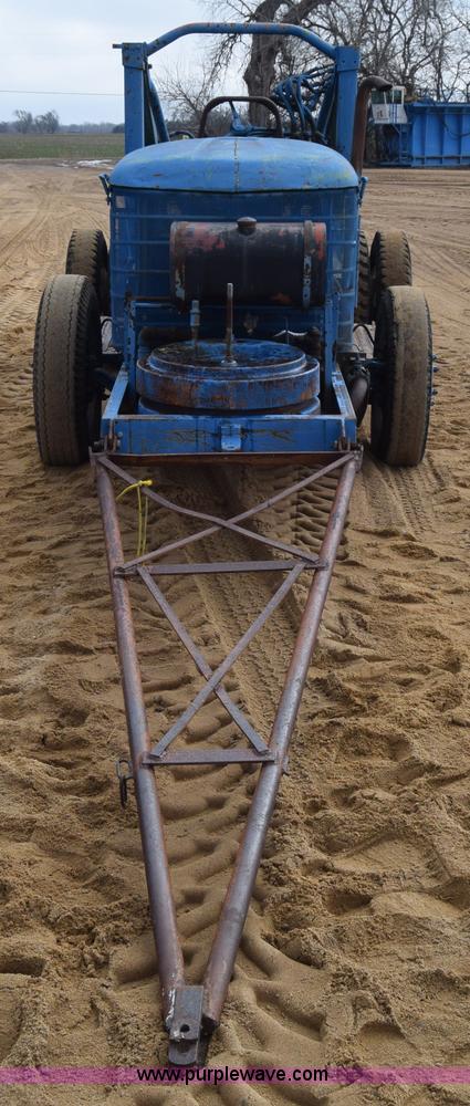 image for item L1109 Ford material handler