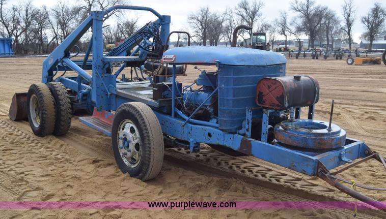 image for item L1109 Ford material handler