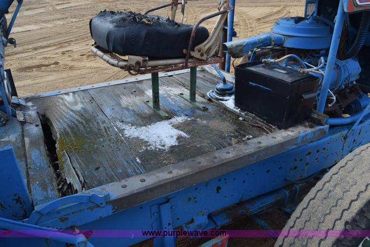 image for item L1109 Ford material handler