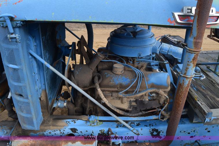 image for item L1109 Ford material handler