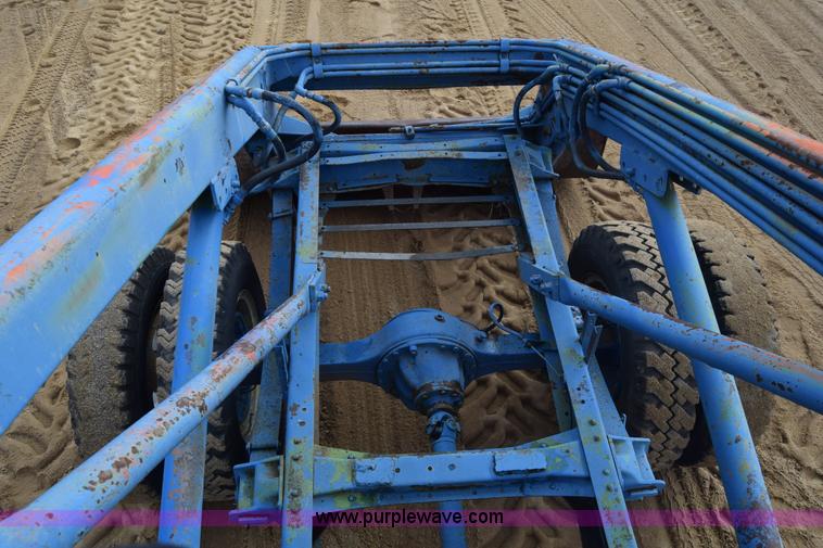 image for item L1109 Ford material handler