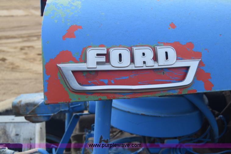 image for item L1109 Ford material handler