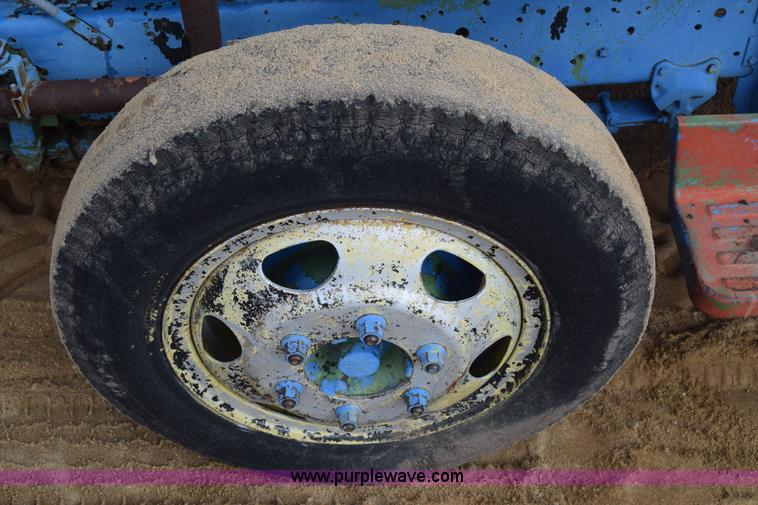 image for item L1109 Ford material handler