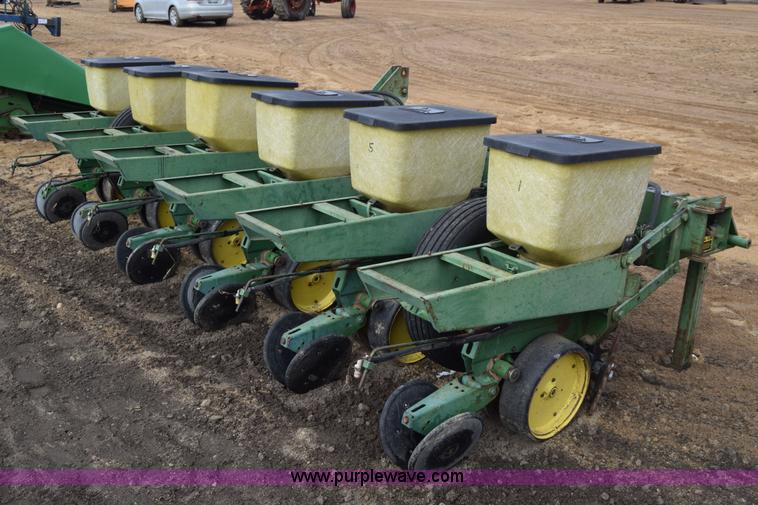 image for item L1111 John Deere 7100 planter