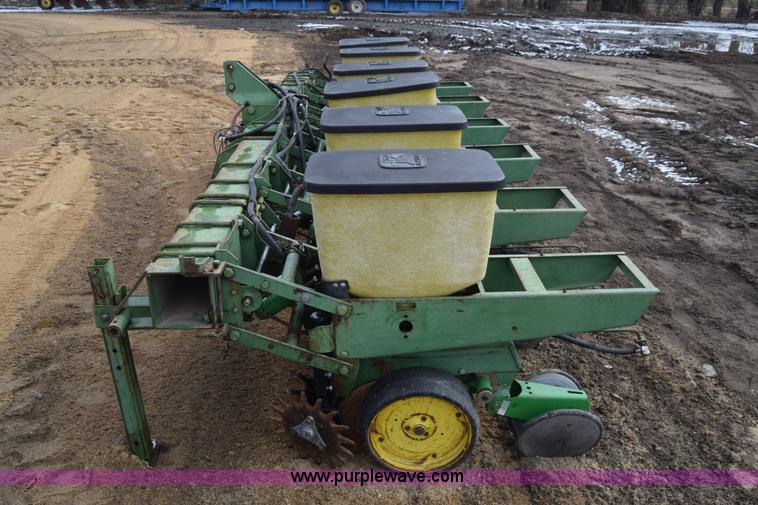 image for item L1111 John Deere 7100 planter