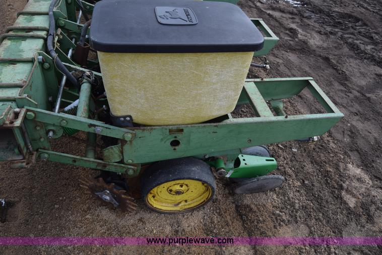 image for item L1111 John Deere 7100 planter