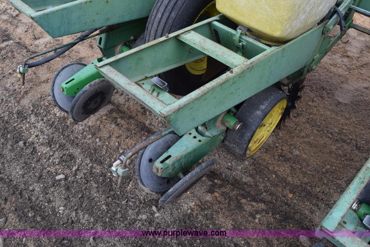 image for item L1111 John Deere 7100 planter