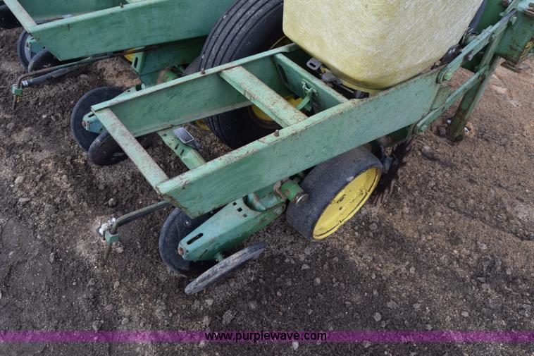 image for item L1111 John Deere 7100 planter