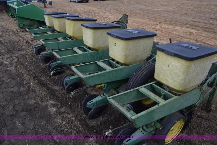 image for item L1111 John Deere 7100 planter