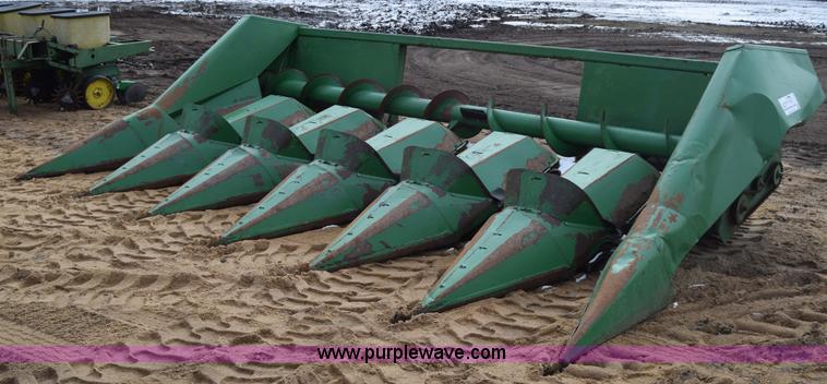 image for item L1113 John Deere corn head