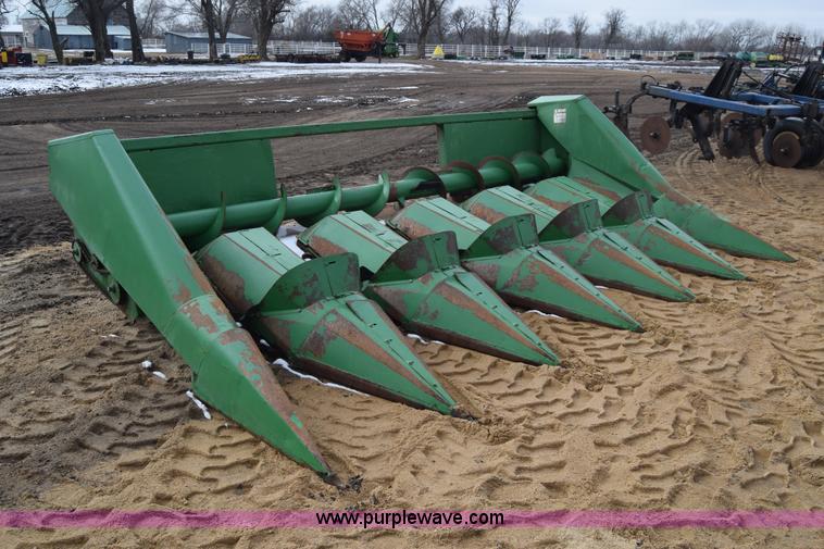 image for item L1113 John Deere corn head