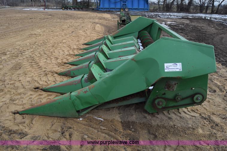 image for item L1113 John Deere corn head
