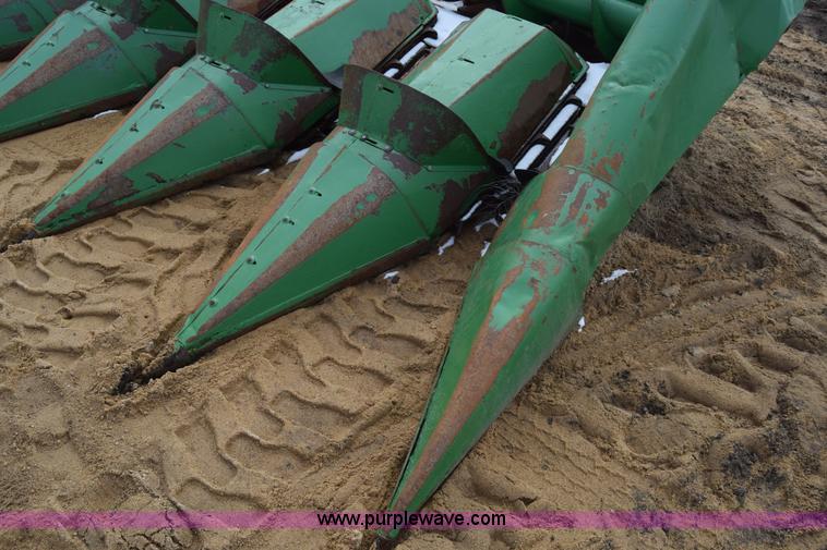 image for item L1113 John Deere corn head