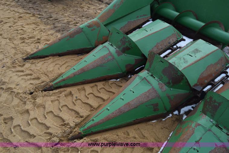 image for item L1113 John Deere corn head