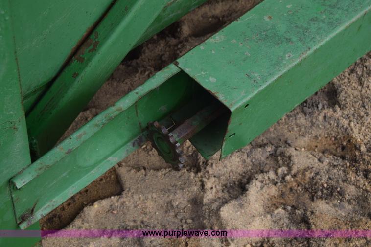 image for item L1113 John Deere corn head