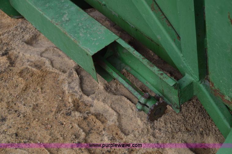 image for item L1113 John Deere corn head