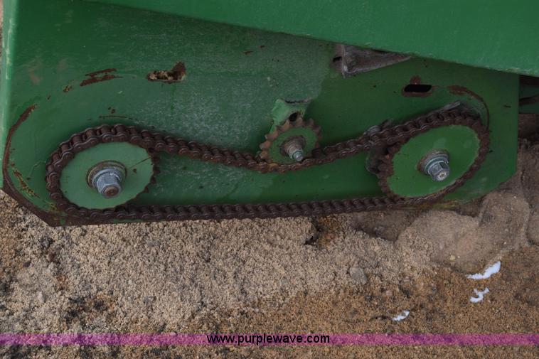 image for item L1113 John Deere corn head