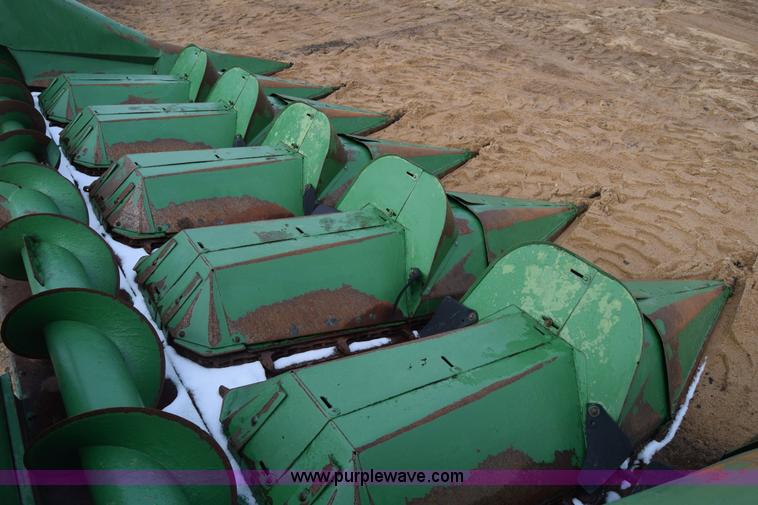 image for item L1113 John Deere corn head